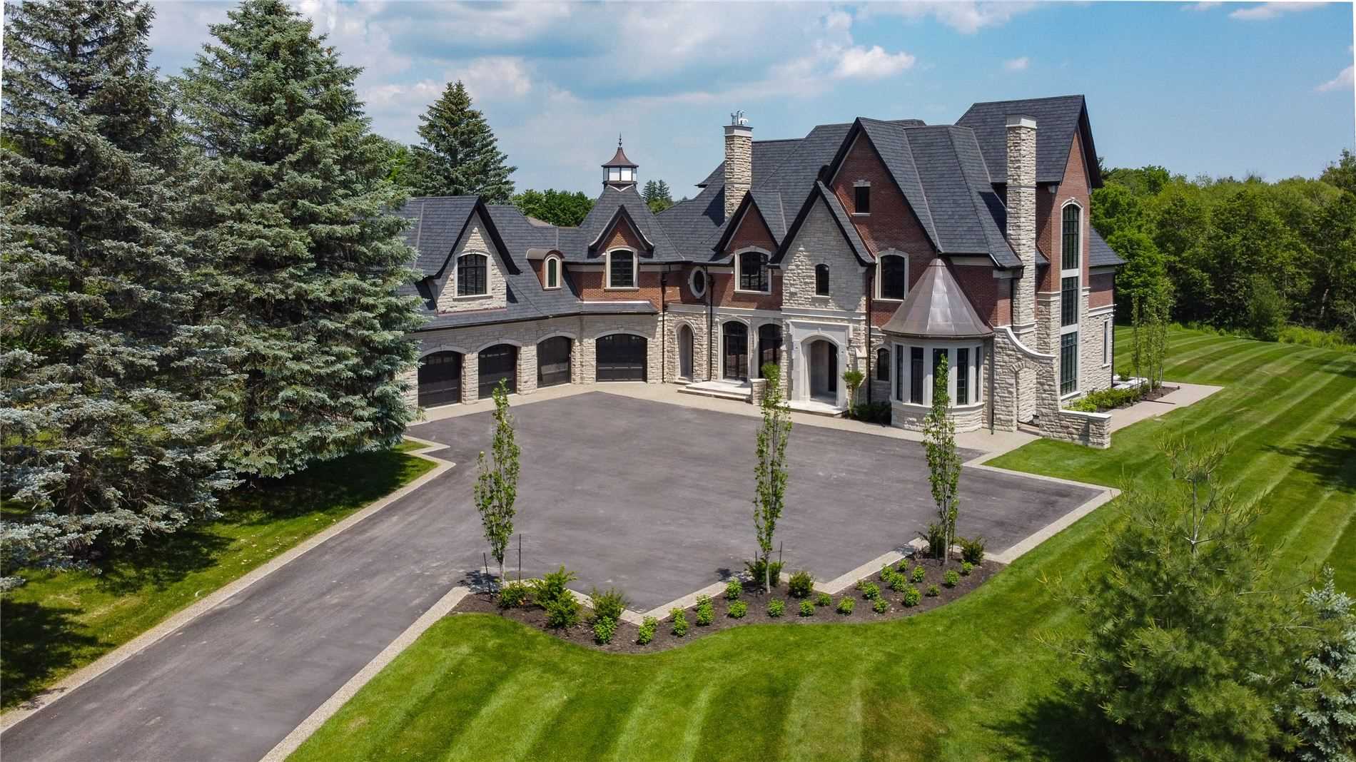 142 Manitou Dr