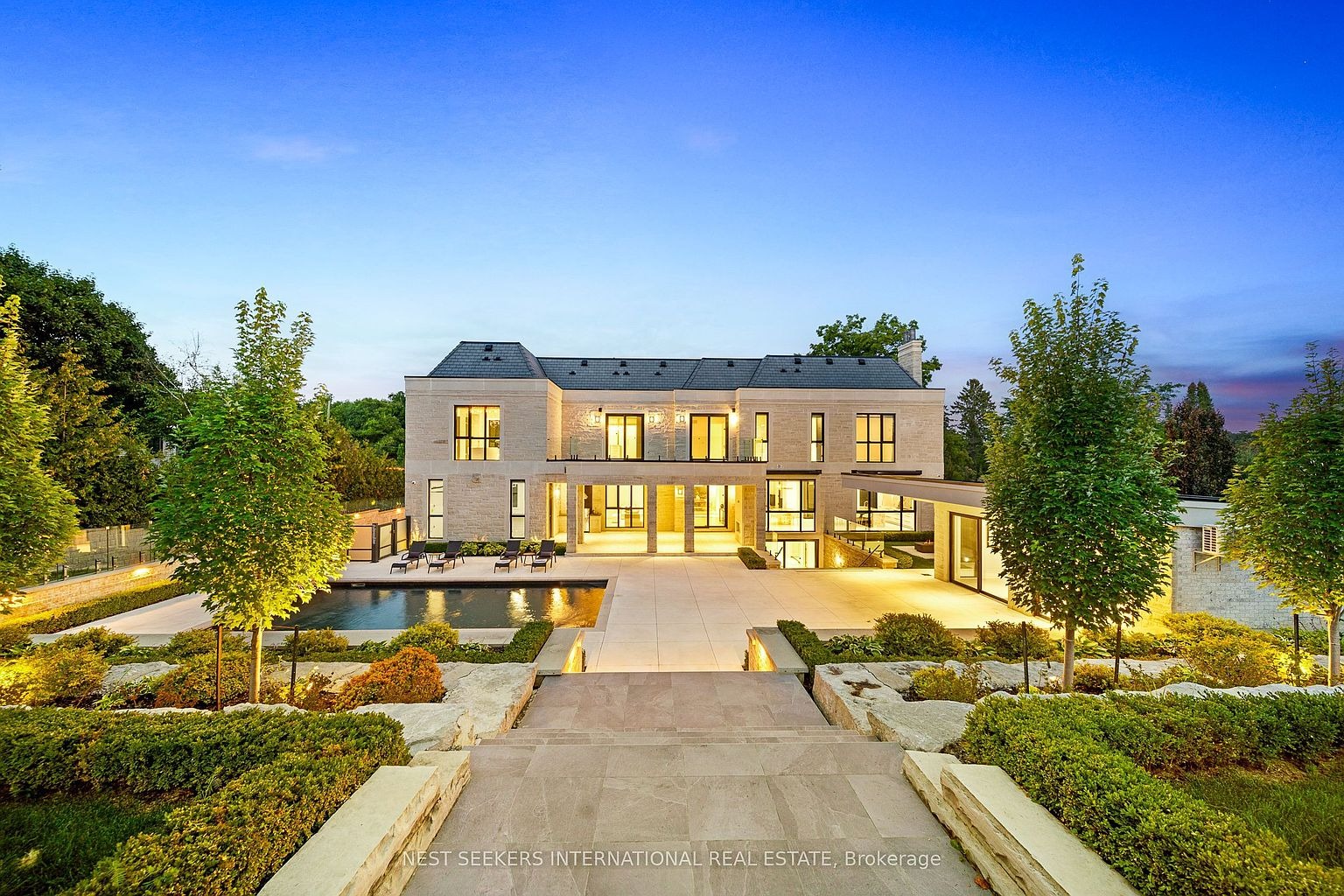 36 Waymar Heights Blvd